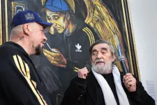 Liviu Alexa, a rágalmazási pereiről híres médiatulajdonos a Kolozsvári Művészeti Múzeumban debütált művészként