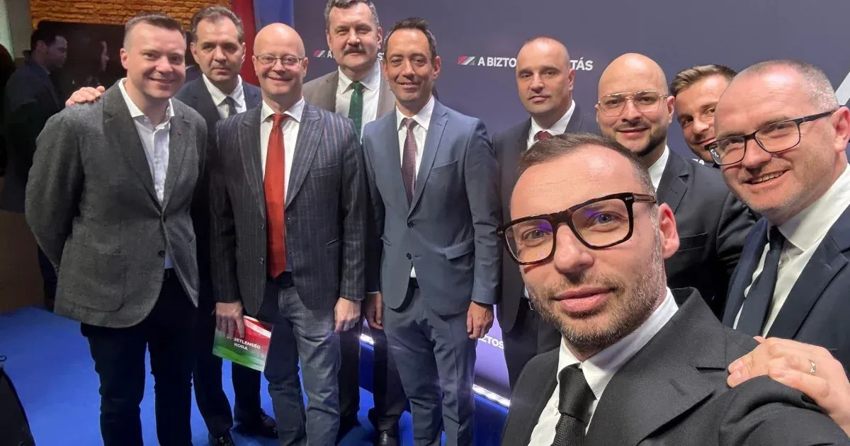 Politikai lojalitás vs. helyi problémák: Az RMDSZ nehéz helyzetben Budapesten és Erdélyben Politikai lojalitás vs. helyi problémák: Az RMDSZ nehéz helyzetben Budapesten és Erdélyben