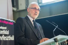 Romsics Ignác: Az 1989–90-ben létrehozott demokratikus államrendet vezérelvű autokráciává silányítottuk