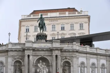 Dürerrel, Rembrandttal és ingyenes napokkal ünnepli jubileumi évét az Albertina