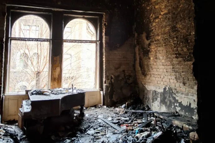 Lakhatatlan az Andrássy úti társasház, ahol a felhalmozott lomok kaptak lángra