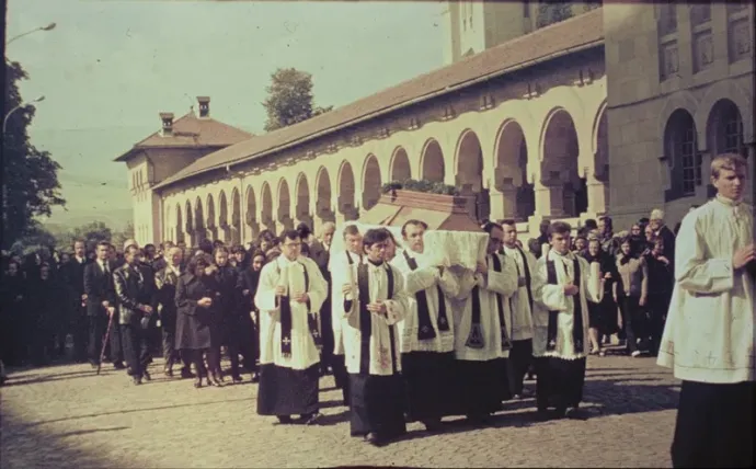 Márton Áron temetése – Fotó: ersekseg.ro