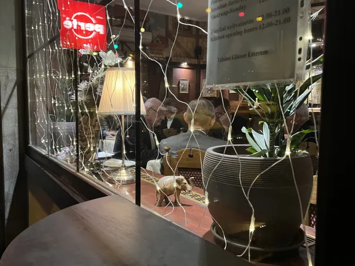 Zajlik az ultiparti – Fotó: Olvasói fotó / Telex