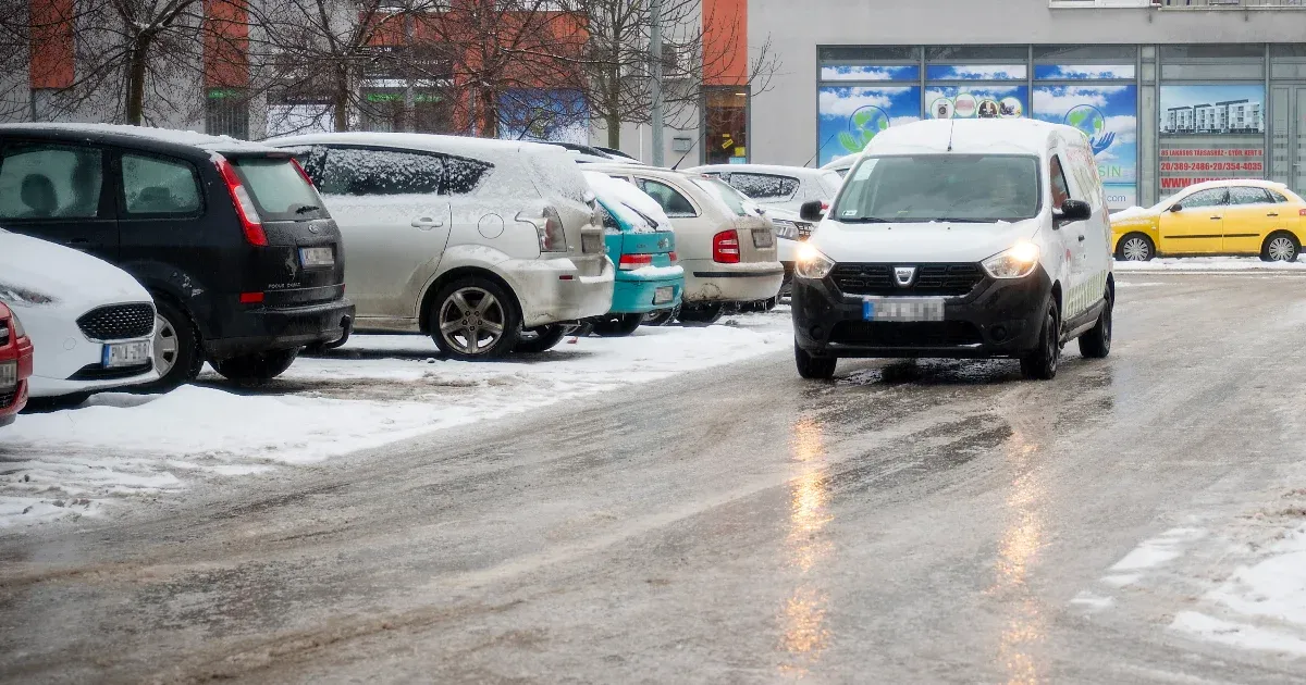 Keddre is jöhet havazás, néhány helyen riasztást adtak ki ónos eső miatt