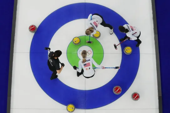 A ladinok csendes tüntetést folytatnak az olimpián, és még a curling is meghajolt előttük
