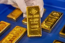 Ismét 5000 dollár alá esett az arany ára