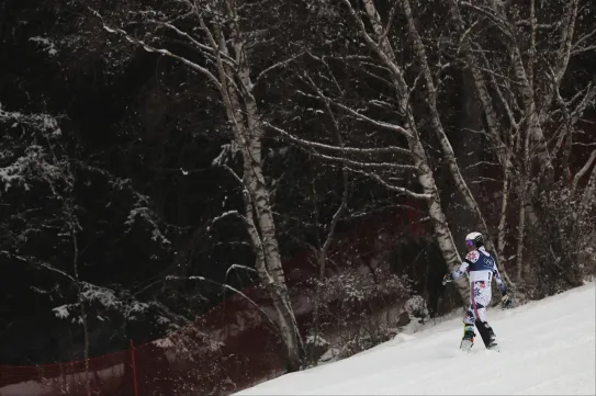 „Nem ez életem legrosszabb pillanata, de a pályafutásomé igen” – ezért vonult el a fák közé az élről kiesett norvég síelő