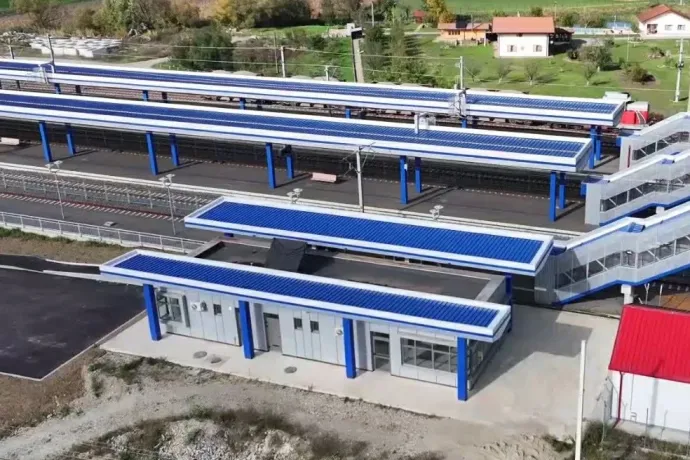 Lebontanák a még megmaradt monarchiabeli vasúti épületeket Lugos és Temesvár között