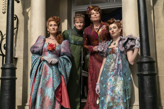 Jelmezek a Bridgertonban – Fotó: Liam Daniel / Netflix