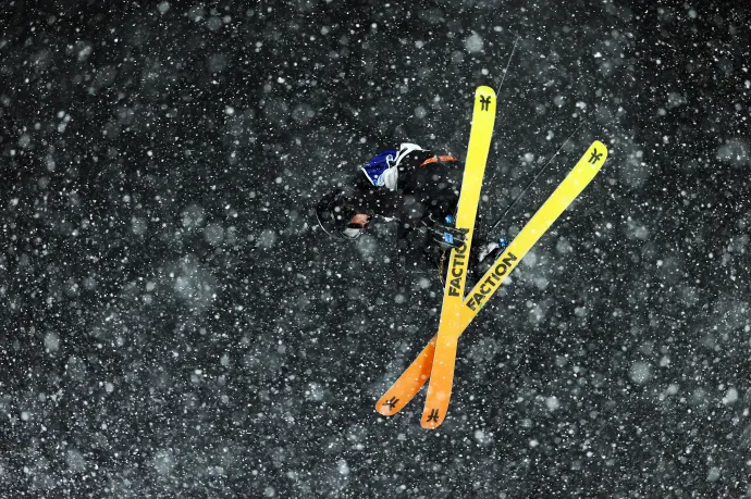 Német tarolás bobban, hatalmas big air döntő, tíz éremnél jár a japán korcsolyázó