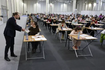 Orvoshiány Romániában: röghöz kötnék a fiatalokat, de a rendszer nem kínál elegendő állást