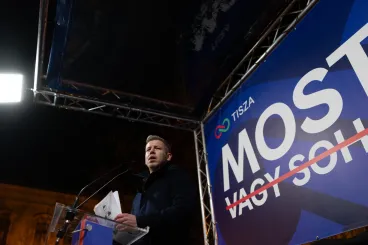 Magyar Péter a radnaimark.hu frissüléséről: Elefánt is lehet a szobában, huszonöt meztelen nő vagy thai törpe