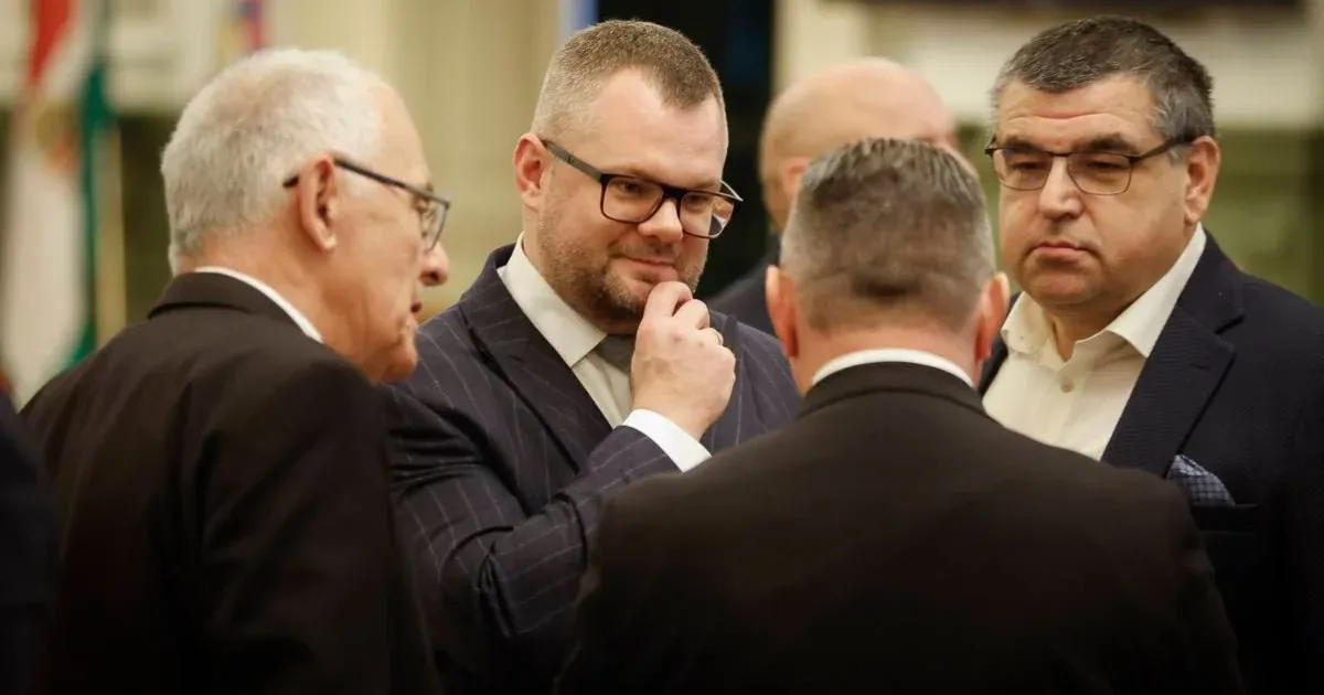 A Fidesz-frakció elmegy egy olyan közgyűlésre, amit csak hat órával későbbre hívott össze Győr ellenzéki polgármestere