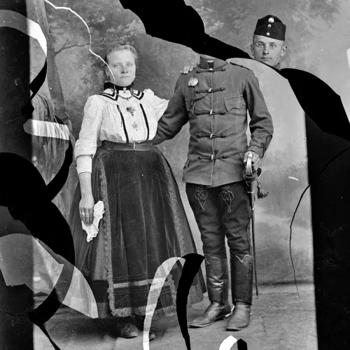 Egy összetört ország szétszéledt családjait őrizték meg ezek a százéves üveglemezek Kép