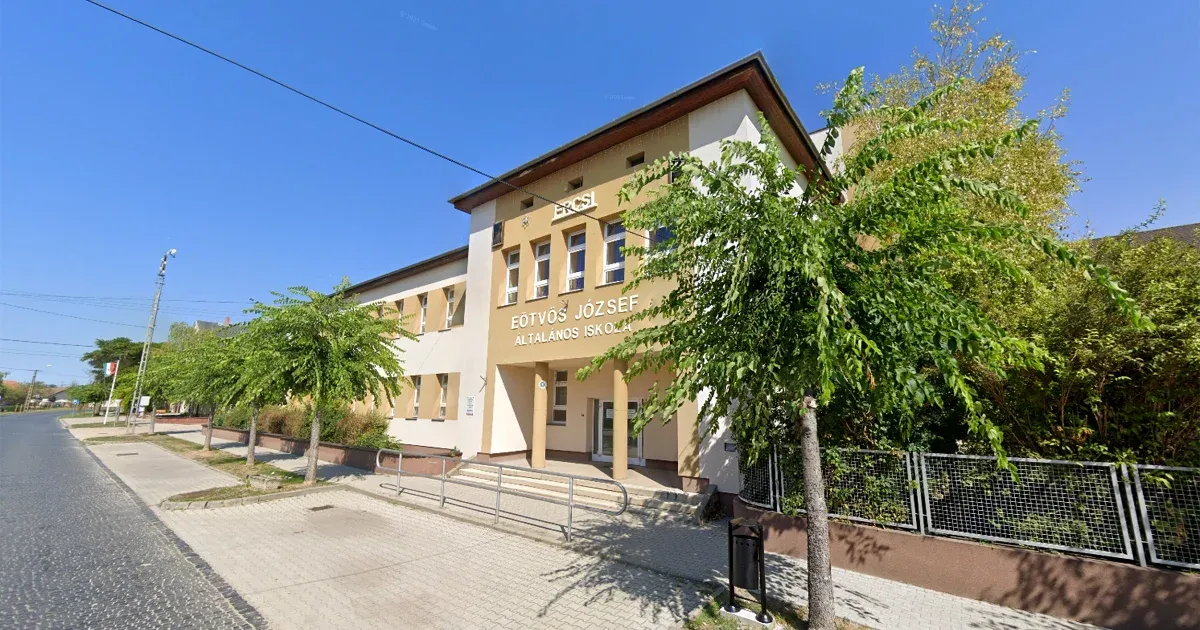 Egy diák a fogasra akasztotta magát, egy másik öngyilkos akart lenni az ercsi iskolában