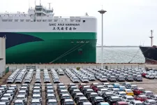 Nő a gyanakodás a kínai autókkal szemben, kitiltották őket a katonai létesítményekből a lengyelek