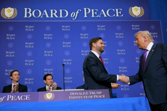 J. D. Vance és Donald Trump, hátul Jared Kushner és Marco Rubio – Fotó: Chip Somodevilla / Getty Images