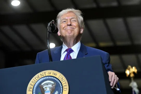 Trump nyilvánosságra hozza az amerikai ufóaktákat, miután Obama az űrlények létezéséről beszélt