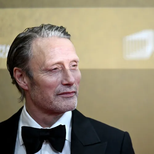 Mads Mikkelsen is szerepel Martin Scorsese következő filmjében, ami egy zűrös örökbefogadásról szól