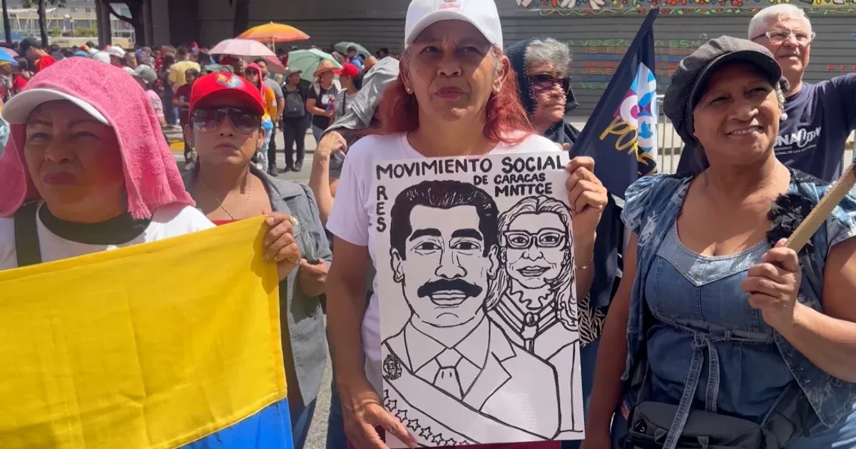 Üzenik Madurónak, hogy tartson ki, várják haza!