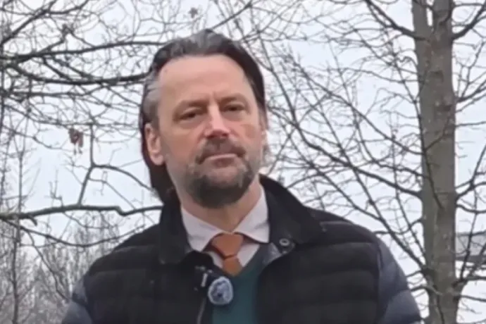 Óbuda kampányidőszakban is kitiltja a félelmet keltő, agresszív plakátokat