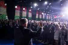 Kampányrajt: Orbán Viktor a mozgósításban, Magyar Péter a kormányváltó hangulatban bízhat
