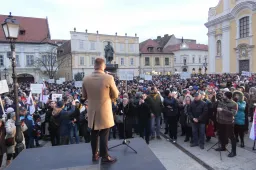 „Az előző közgyűlésen azt mondtam, 1,7 milliárdnyi okom van a közgyűlés feloszlatására, most ezt tizennéggyel megfejelem”