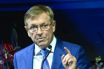 A NER kedvenc ügynöksége váltotta a Matolcsy-kör kommunikációs cégét az MNB-nél