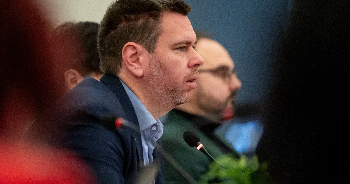 Vitézy a pályaudvarok körüli állami ingatlanokat eladásáról: Pánikszerű végkiárusítás zajlik