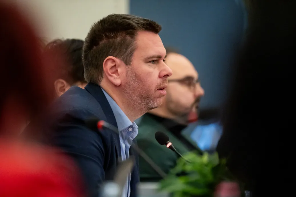 Vitézy a pályaudvarok körüli állami ingatlanokat eladásáról: Pánikszerű végkiárusítás zajlik