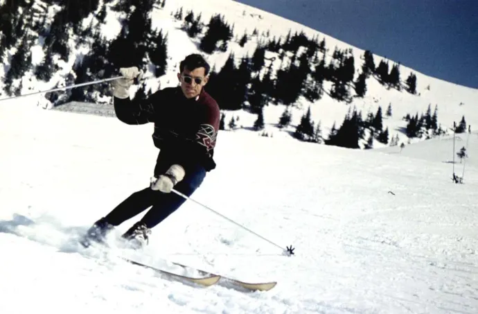 Síelés a máramarosi hegyekben az 1970-es években – Fotó: Bodor Anikó