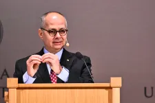 A levegőből veszi ki a vizet a Nobel-díjas kutató új találmánya