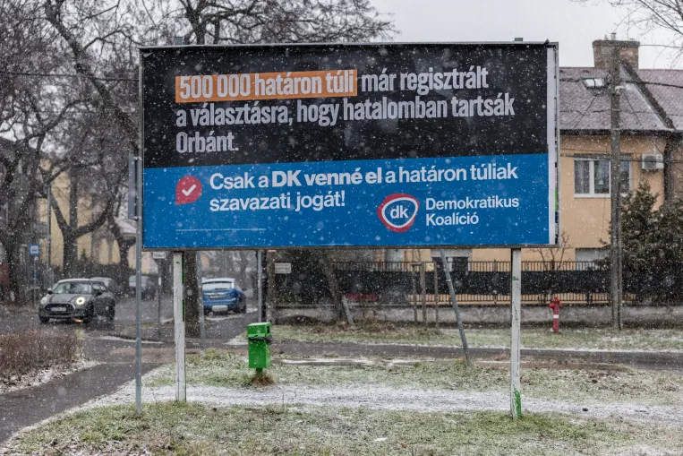 A DK szerint „brutális többség” venné el a határon túliak szavazati jogát, ebben nemzeti egység van
