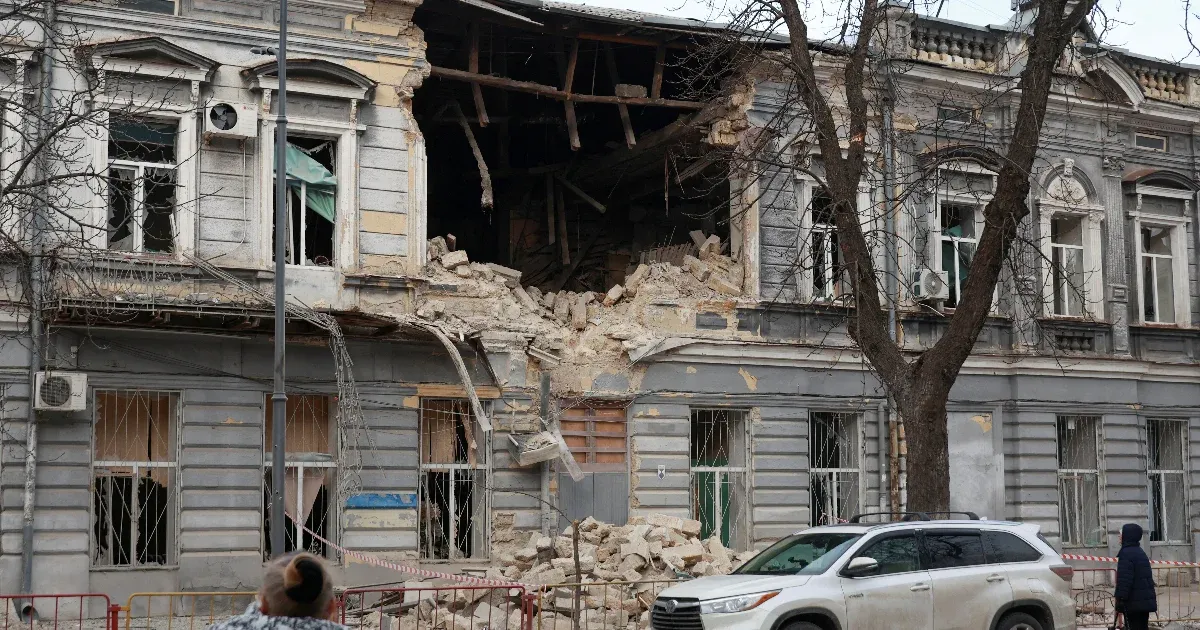 Iskolát, lakóházakat lőtt Oroszország az éjszaka