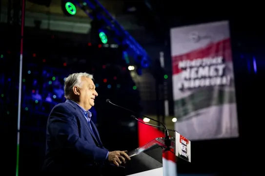 Ukrajna zsarolással vádolja Szlovákiát az áramfenyegetés, Magyarországot a hitelblokkolás miatt