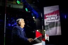 Ukrajna zsarolással vádolja Szlovákiát az áramfenyegetés, Magyarországot a hitelblokkolás miatt