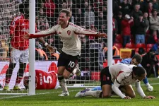 Elképesztő utolsó pillanatos góllal verte a Liverpool a Nottingham Forestet