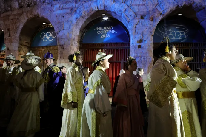 Az Eiffel65 Blue-jára pörögtek az önkéntesek a színpadon