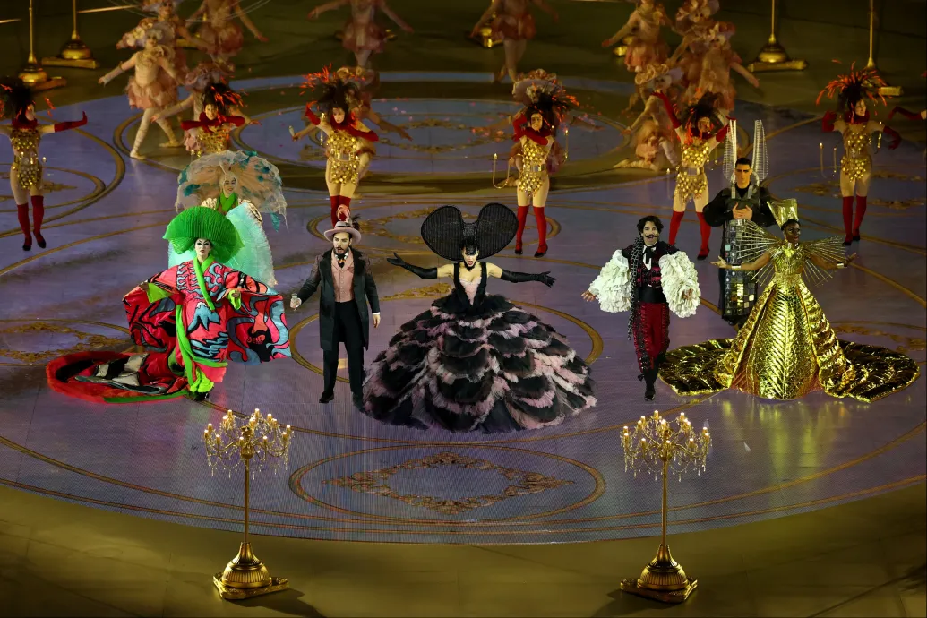 Operahősök lepték el a veronai arénát az olimpia záróünnepségén