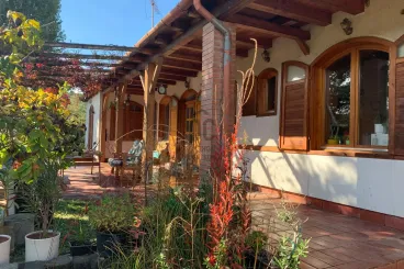 Mindenki leírta a Kádár-kockákat? Ő nem, és ilyen luxust hozott ki belőle