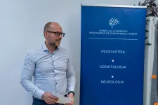 Már több mint ötszáz pszichiáter követeli, hogy rúgják ki Ézsi Robint a legfontosabb magyar pszichiátriai centrum éléről