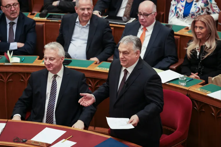 Nagyon helyes, hogy eltűnnek innen a parlamentből – Orbán Viktor az ellenzéknek