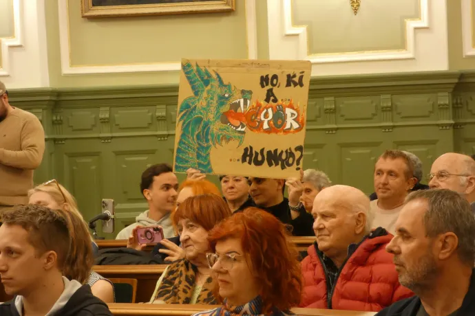 Pintér Bence: Harmadik alkalommal ülünk most úgy a díszteremben, hogy a Fidesz megfutamodott