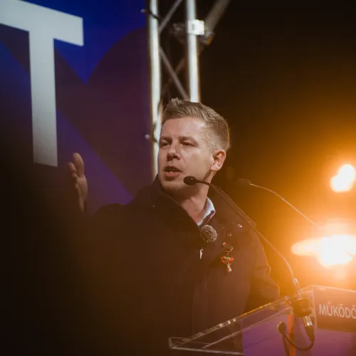 Magyar Péter: Mit folytatnak? Azt mondják a szögediek, hogy a lopást Kép