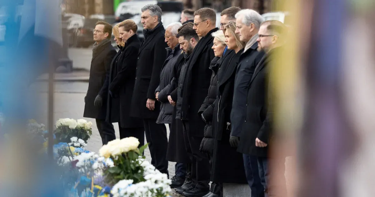 Ursula von der Leyen Kijevbe érkezett az orosz–ukrán háború negyedik évfordulójára