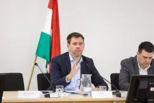 Vitézy szerint Karácsony folyamatban lévő ügyeket akar eltussolni a BKM ellenőrzésének kiszervezésével