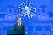 Másfél év után alapkamatot csökkentett az MNB