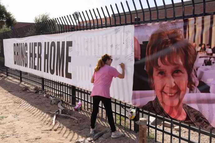 Egymillió dollárt ajánl az elrabolt anyjával kapcsolatos információkért az amerikai műsorvezető