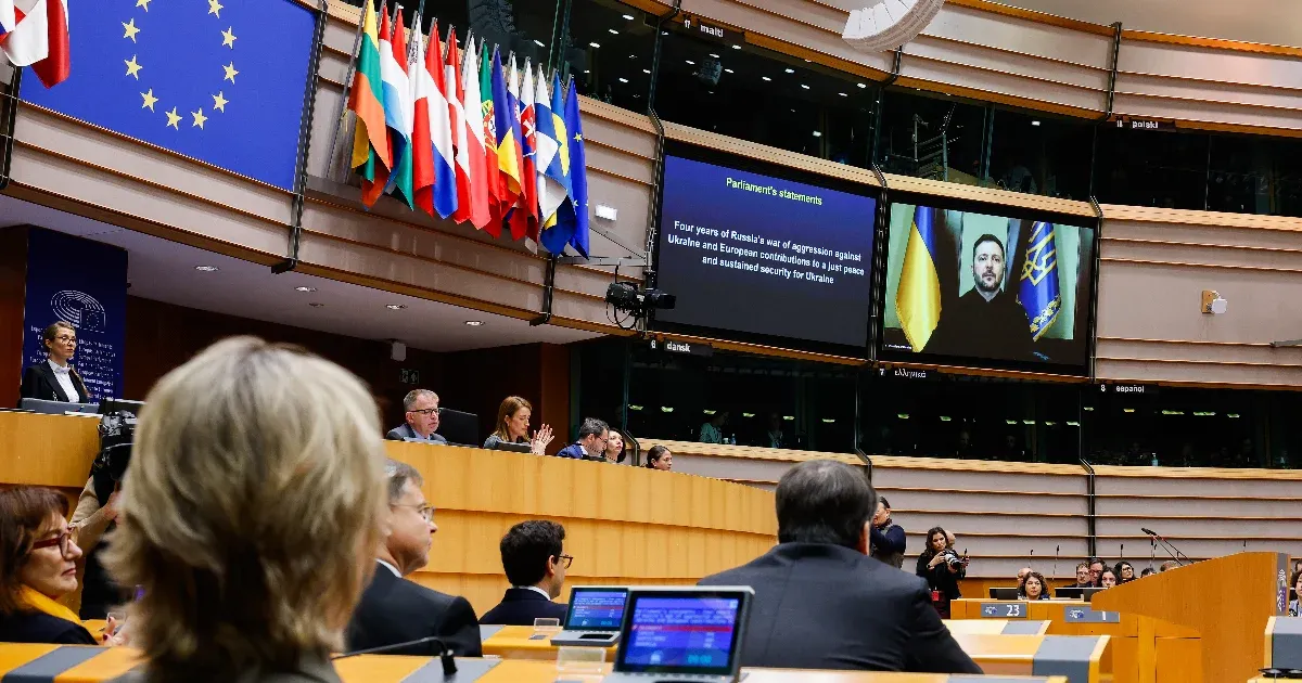 Videón Zelenszkij, a felszólalásokban gyakran Orbán lett a vendégszereplő az EP Ukrajna-vitáján