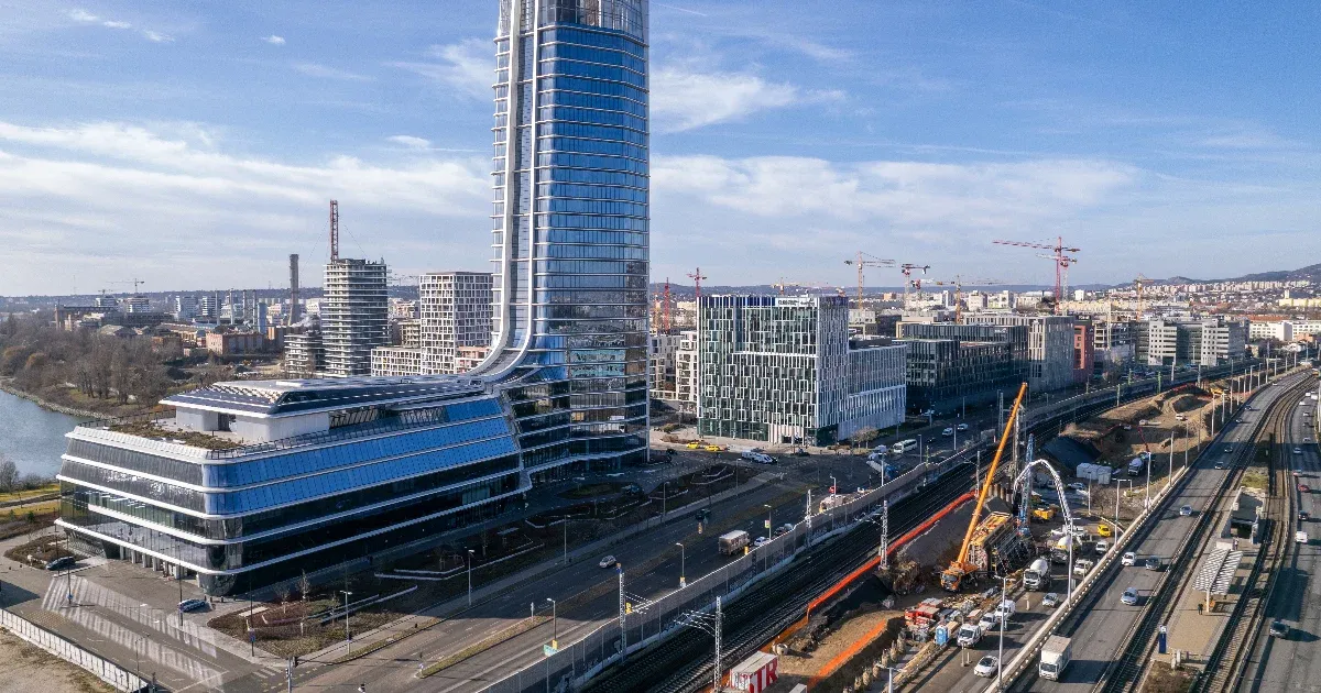 Letartóztatják a Mol-torony éttermében késelő férfit